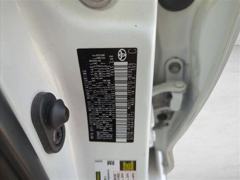 Used 2020 Toyota Corolla LE image 25