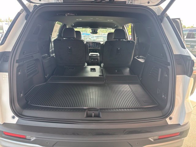 New 2026 Chevrolet Traverse LT w/ Driver Confidence Package AWD/4WD image 30