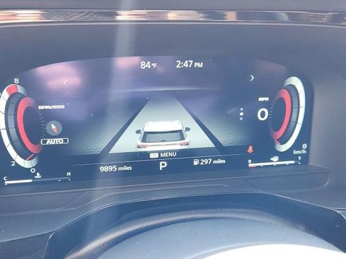 Used 2025 Nissan Pathfinder Platinum image 11