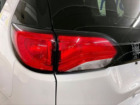 Used 2024 Chrysler Voyager LX FWD image 30
