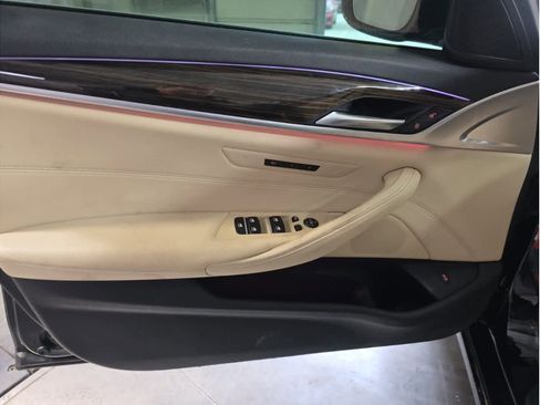 Used 2018 BMW 530i image 19