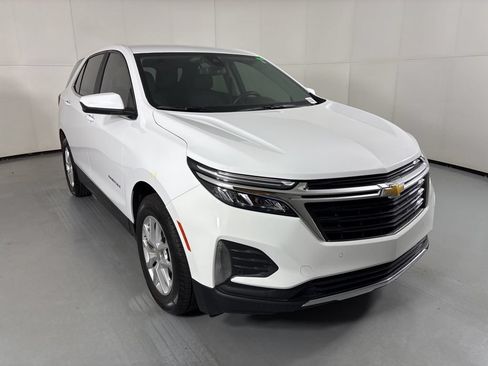 Used 2024 Chevrolet Equinox LT FWD image 2