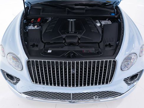 Certified 2023 Bentley Bentayga Extended Wheelbase AWD/4WD image 49