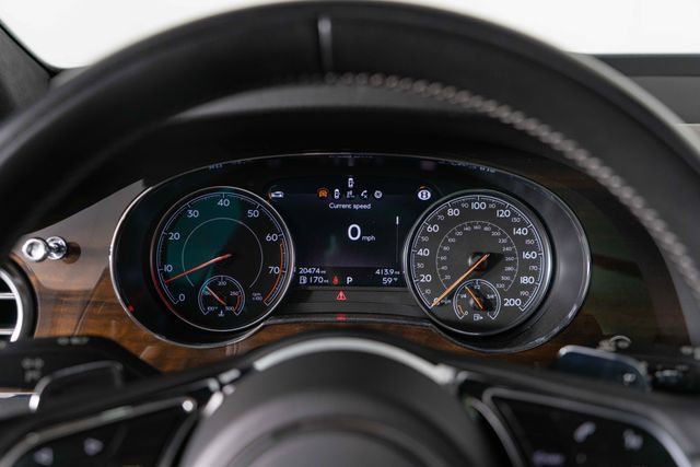 Used 2018 Bentley Bentayga AWD/4WD image 23
