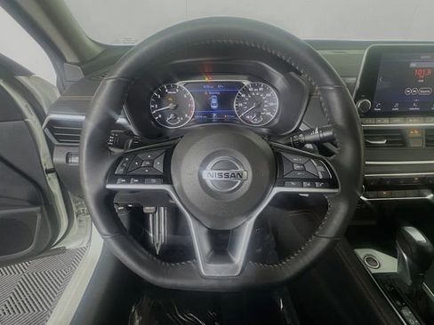 Used 2020 Nissan Altima 2.5 SR w/ Premium Package image 16