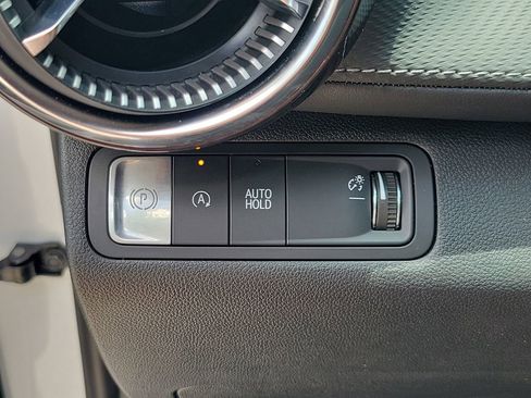 Used 2026 Chevrolet Equinox LT FWD image 29