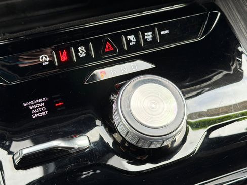 Used 2024 Jeep Wagoneer Series II w/ Flexible Seating Group image 22