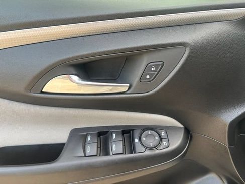 Used 2025 Buick Envista Avenir FWD image 20
