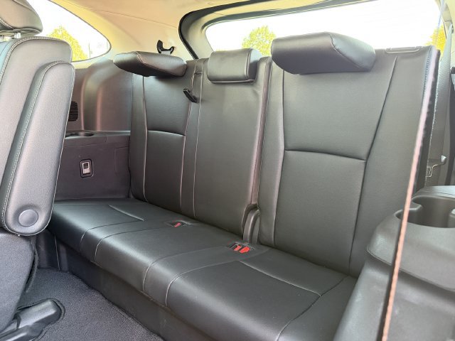 Used 2025 Toyota Highlander Platinum AWD/4WD image 29