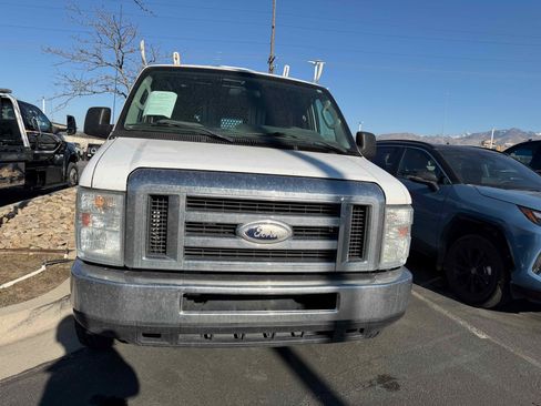 Used 2014 Ford E-250 and Econoline 250 w/ Power Group image 7