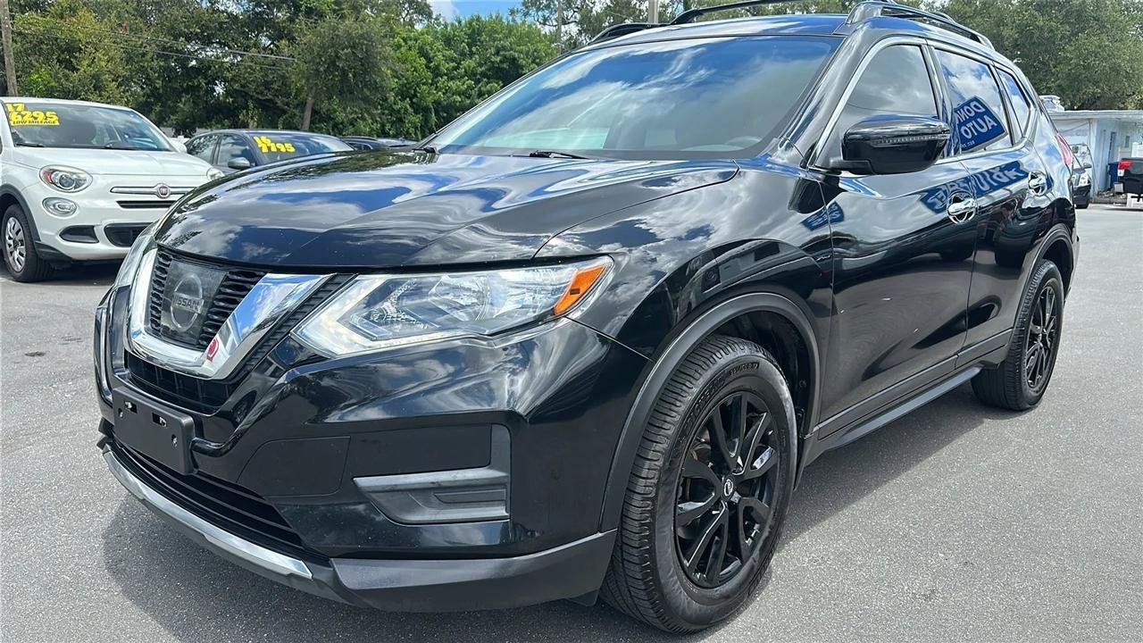 Used 2017 Nissan Rogue SV w/ Midnight Edition FWD image 2
