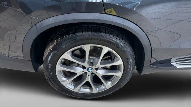 Used 2023 BMW X5 xDrive40i AWD/4WD image 7