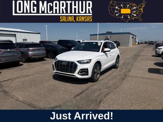 Used 2023 Audi Q5 2.0T Premium w/ Convenience Package AWD/4WD video 1