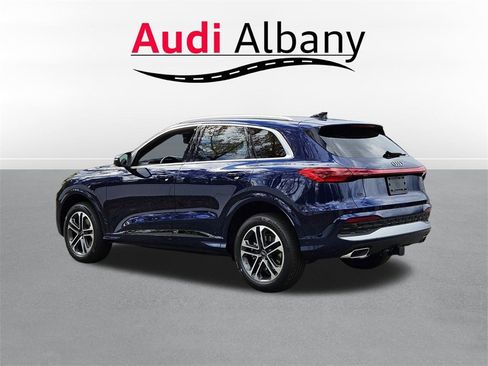 New 2025 Audi Q5 Premium image 5