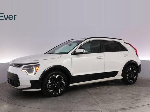 Used 2023 Kia Niro Wave FWD image 18