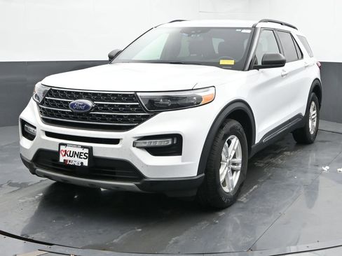 Used 2020 Ford Explorer XLT w/ Equipment Group 202A image 11