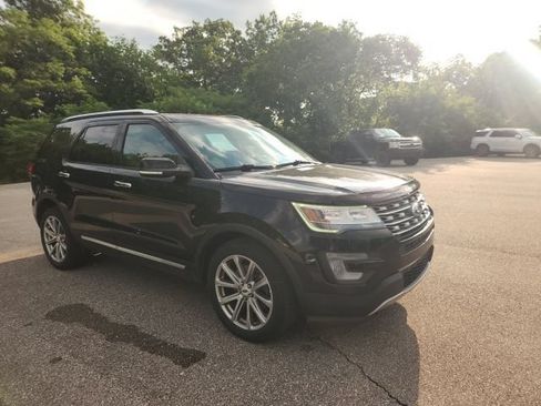 Used 2017 Ford Explorer Limited FWD image 7