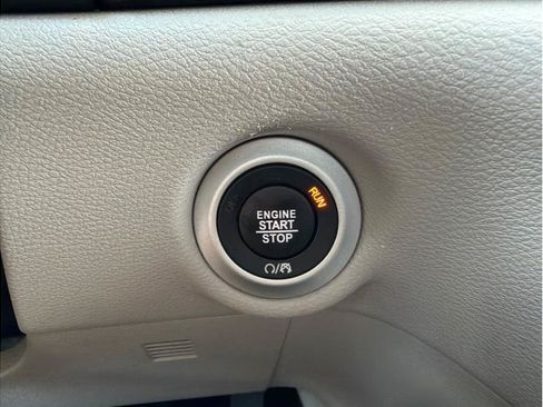Used 2023 Chrysler Voyager LX FWD image 20
