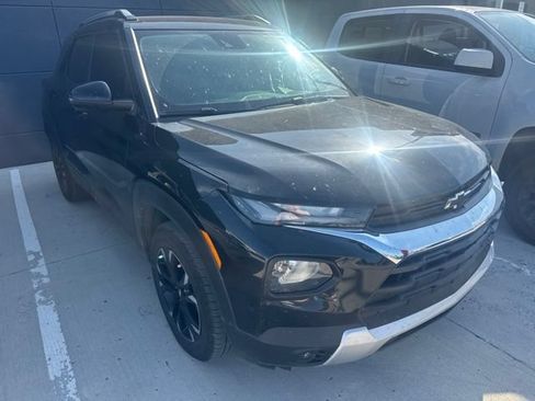 Used 2023 Chevrolet TrailBlazer LT w/ Convenience Package AWD/4WD image 1