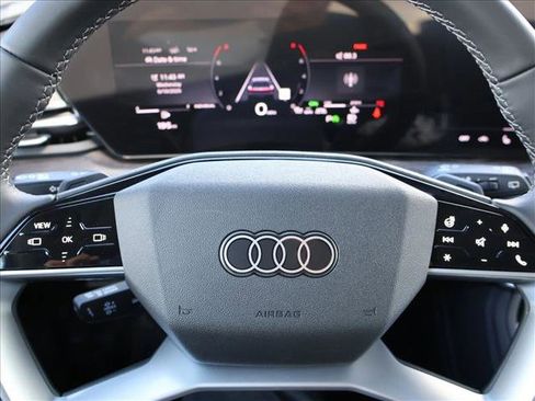 Used 2025 Audi Q5 Premium w/ Convenience Package AWD/4WD image 15
