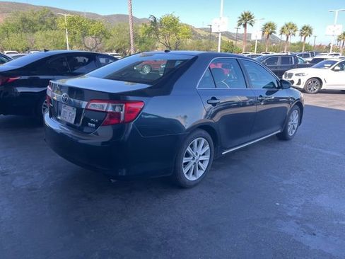 Used 2012 Toyota Camry XLE w/ Leather Pkg image 4