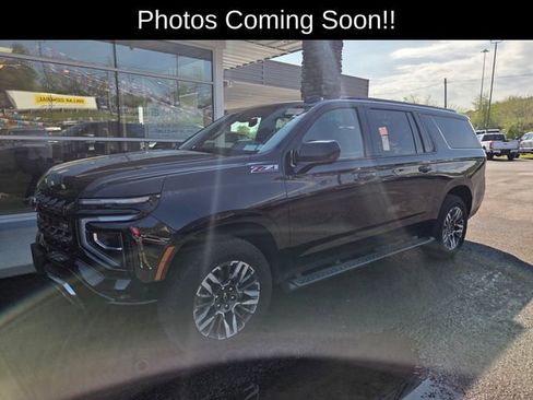 Used 2025 Chevrolet Suburban Z71 AWD/4WD image 1