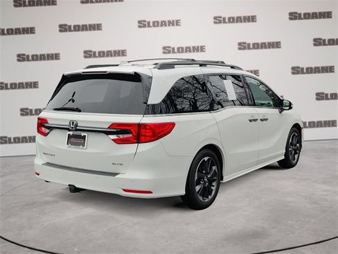 Used 2022 Honda Odyssey Elite image 5
