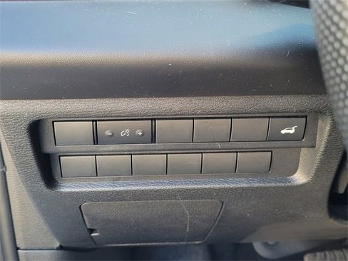 Used 2024 Mitsubishi Outlander SE image 24