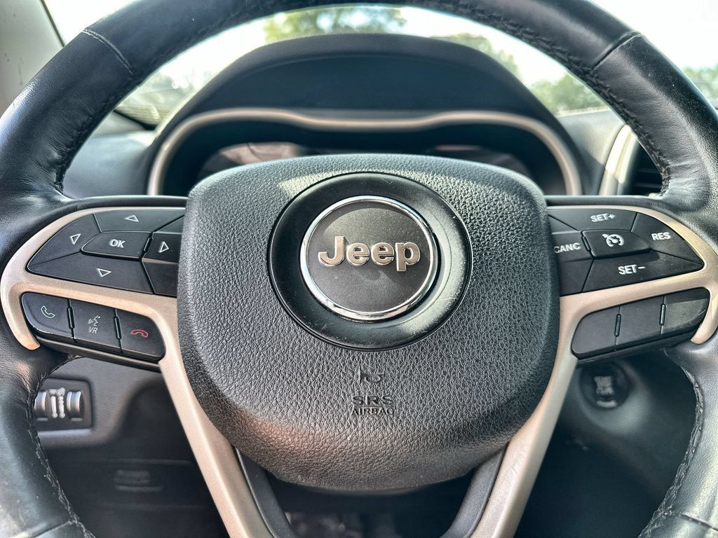 Used 2016 Jeep Cherokee Limited AWD/4WD image 25