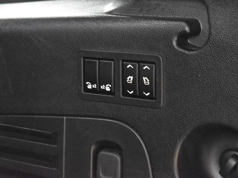 Used 2020 GMC Yukon XL Denali w/ Denali Ultimate Black Edition image 28