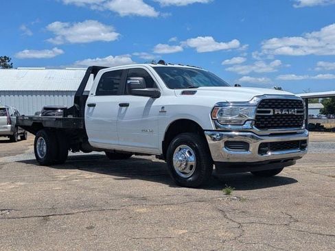 Used 2024 RAM 3500 4x4 Crew Cab DRW image 2