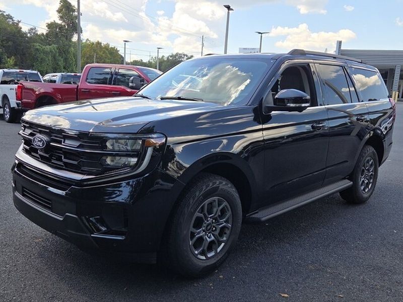 New 2027 Ford Expedition Active RWD image 3