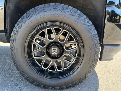 Used 2018 Chevrolet Silverado 1500 LTZ Z71 w/ LTZ Plus Package image 11