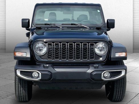 Used 2024 Jeep Gladiator Sport AWD/4WD image 2