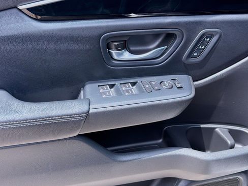 Used 2024 Honda Pilot EX-L image 16