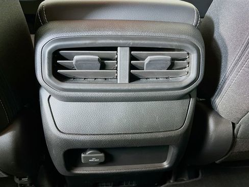 Used 2025 Honda Ridgeline Sport image 31