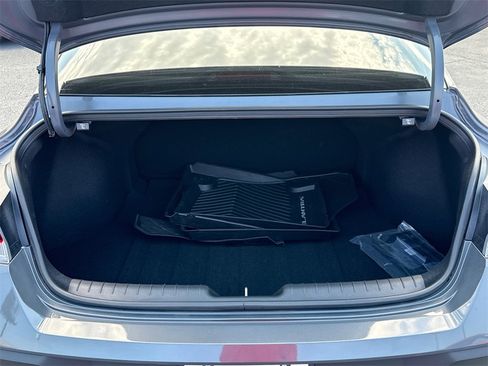 Used 2024 Hyundai Elantra SEL image 18