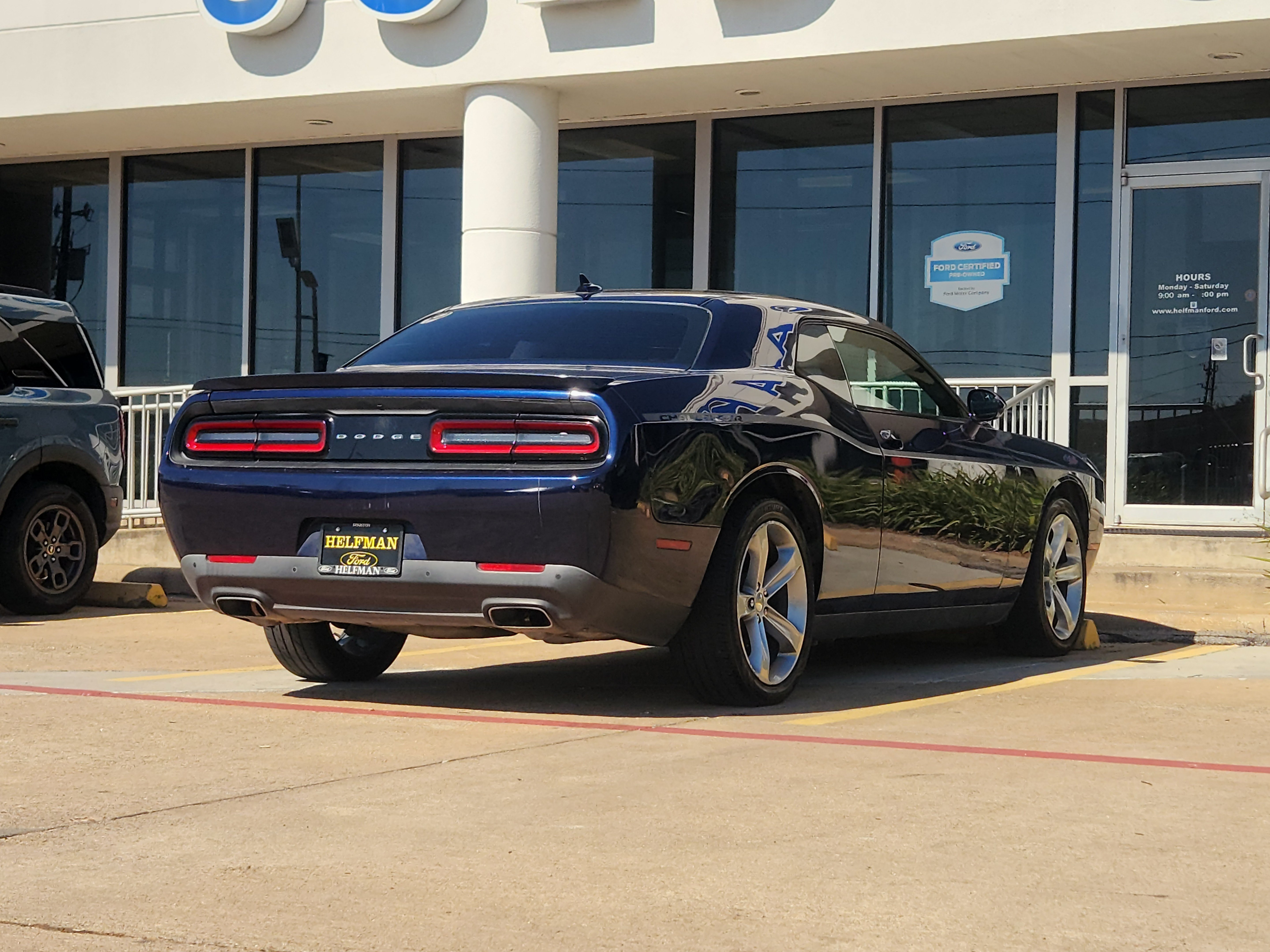 Used 2015 Dodge Challenger SXT w/ Super Sport Group (SS/T) RWD image 4