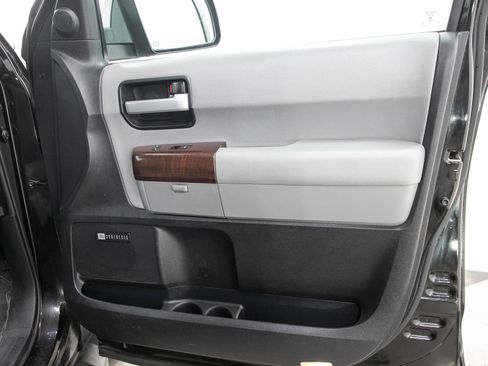 Used 2016 Toyota Sequoia Platinum AWD/4WD image 12