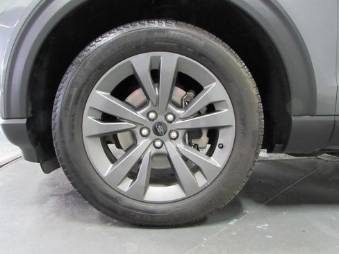 Used 2021 Ford Explorer XLT w/ Equipment Group 202A AWD/4WD image 9