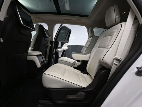 Used 2023 Lincoln Aviator Black Label w/ Dynamic Handling Package AWD/4WD image 40