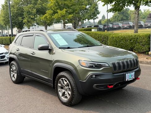 Used 2021 Jeep Cherokee Trailhawk w/ Trailer Tow Group AWD/4WD image 2