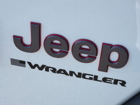 New 2025 Jeep Wrangler Unlimited Rubicon w/ Technology Group image 24