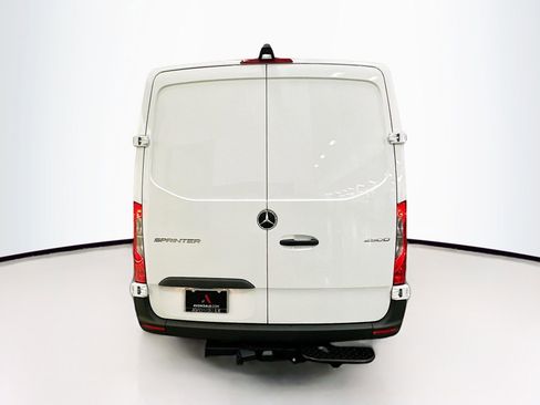 Used 2025 Mercedes-Benz Sprinter 2500 image 7