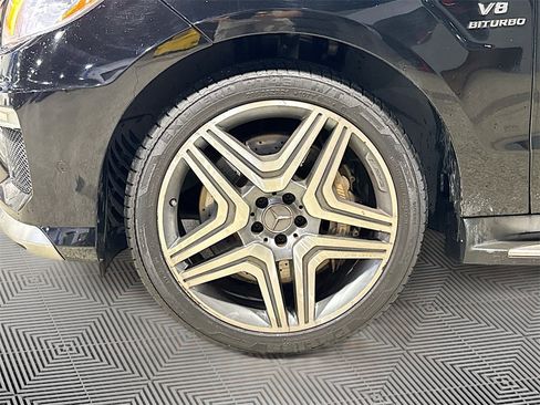 Used 2012 Mercedes-Benz ML 63 AMG 4MATIC image 35