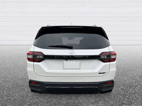 New 2026 Honda Pilot Sport image 4