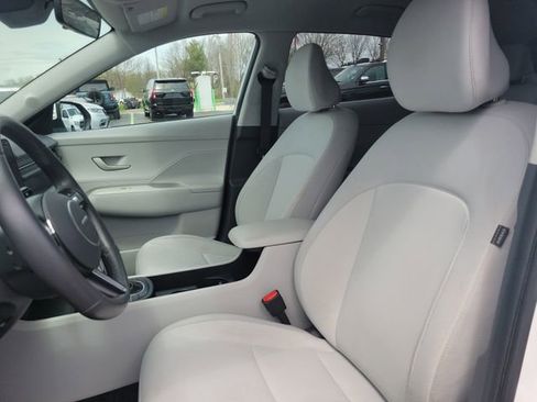 Used 2025 Hyundai Kona SEL AWD/4WD image 5