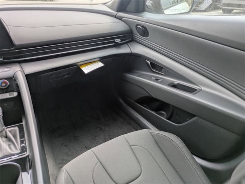 New 2025 Hyundai Elantra Blue image 18