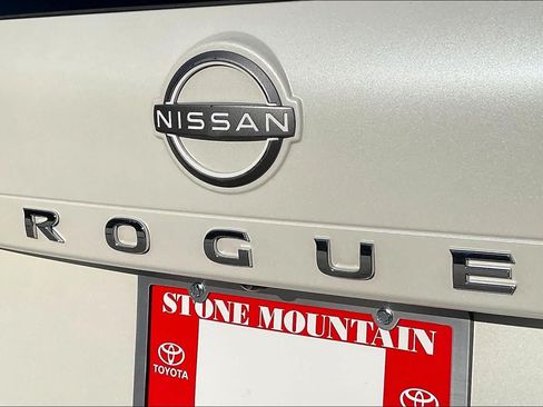 Used 2023 Nissan Rogue SL w/ SL Premium Package FWD image 31