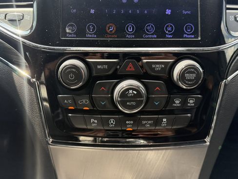 Used 2019 Jeep Grand Cherokee Limited AWD/4WD image 19